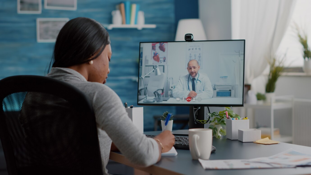 Na imagem, telemedicina no Brasil